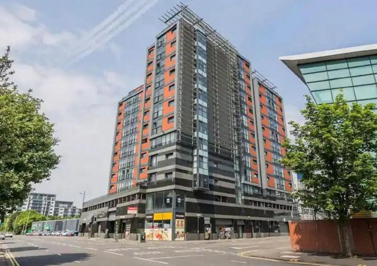 Secc&Hydro Beautiful 2Br Apartment With Free Parking Glasgow Bagian luar foto
