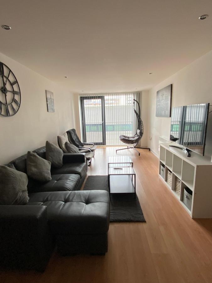 Secc&Hydro Beautiful 2Br Apartment With Free Parking Glasgow Bagian luar foto